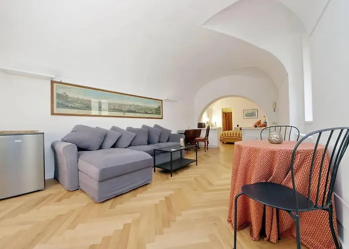 Pantheon With Private Terrace Apartment