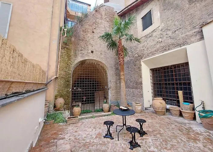 Pantheon With Private Terrace Apartment *